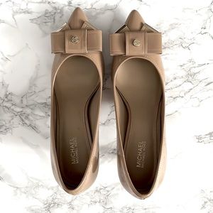 Michael Kors nude 6.5 pumps or heels